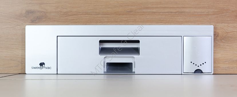 SWEEPOVAC Podszafkowy odkurzacz z zestawem sprzątającym